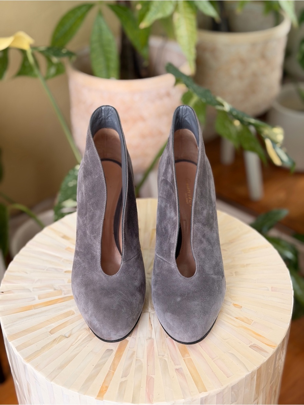 ** GREAT CONDITION ** Gianvito Rossi Gray Suede Heels 37.5 / 7.5